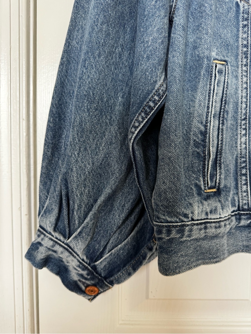 NWT Gap x DÔEN Oversized Icon Denim Jacket with Navy Corduroy Collar - Picture 3 of 11